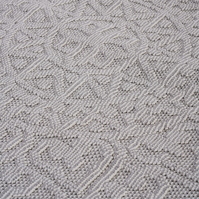 Guros - 8' X 10' Medallion Indoor / Outdoor Area Rug - White / Ivory