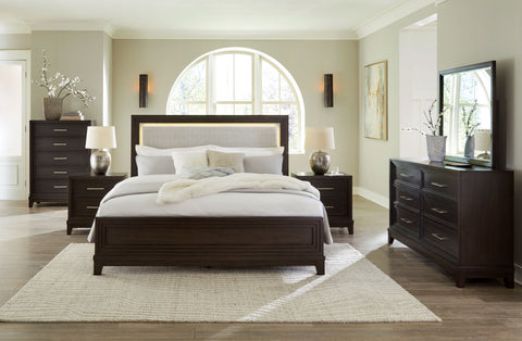 Dark Brown / 5 Pc. Bed, Dresser, Mirror / King