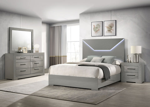 Gray / 4 Pc. Bed, Dresser, Mirror, Nightstand / Queen