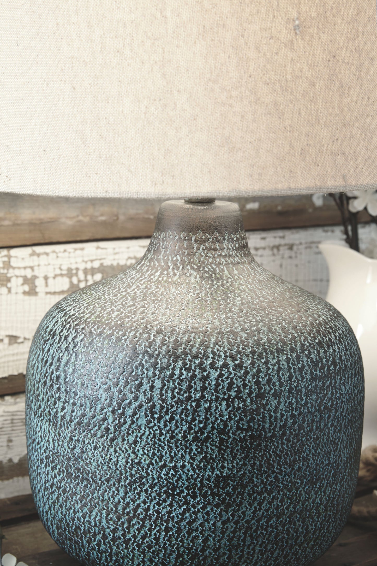 Malthace - Patina - Metal Table Lamp