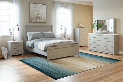 Light Gray/White / 4 Pc. - Dresser, Mirror, Panel Bed / Queen