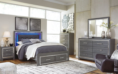 Gray / 7 Pc. - Dresser, Mirror, Chest, Platform Bed, 2 Storage Drawers / Queen