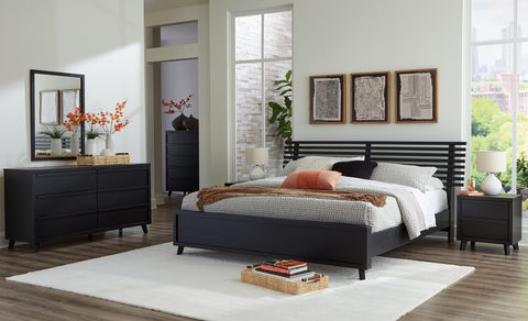 Black / 7 Pc. Bed, Dresser, Mirror, Chest / King