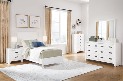 White / 5 Pc. Bed, Dresser, Mirror, Chest / Queen