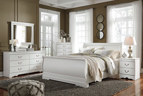 White / 5 Pc. - Dresser, Mirror, Sleigh Bed / Queen