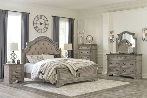 Gray / 6 Pc. - Dresser, Mirror, Chest, Panel Bed / Queen