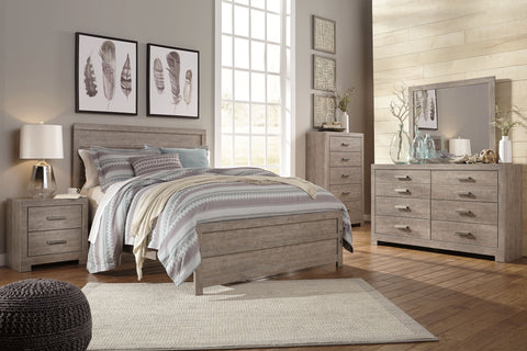 Gray / 4 Pc. - Dresser, Mirror, Panel Bed / King